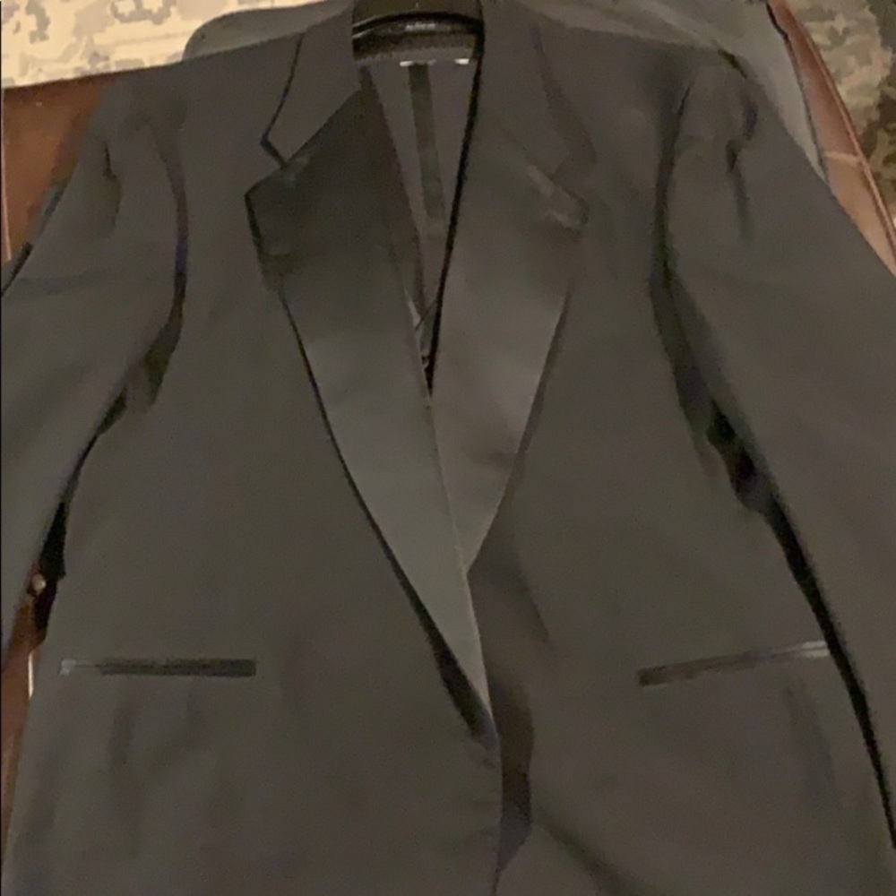 Doni Barassi Big and Tall Tuxedo.